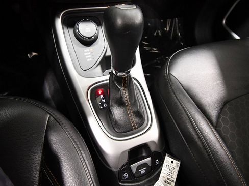 Used 2018 Jeep Compass Latitude w/ Cold Weather Group image 27