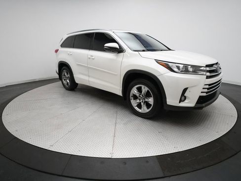 Used 2018 Toyota Highlander Limited Platinum image 37