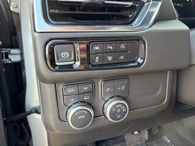 Used 2025 GMC Yukon Denali AWD/4WD image 22