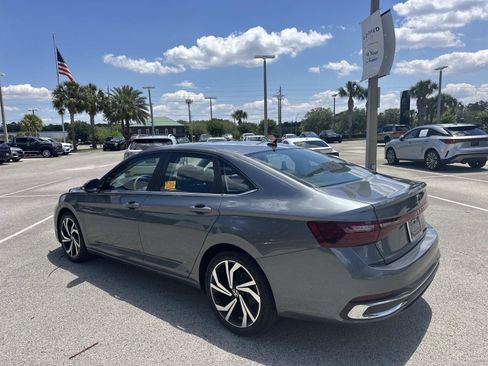 Used 2025 Volkswagen Jetta SEL FWD image 5