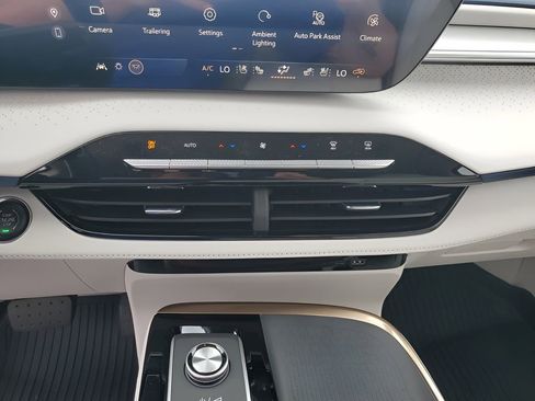 New 2026 Buick Enclave Avenir w/ Super Cruise Package image 39