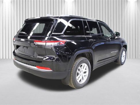 New 2026 Jeep Grand Cherokee Laredo image 3