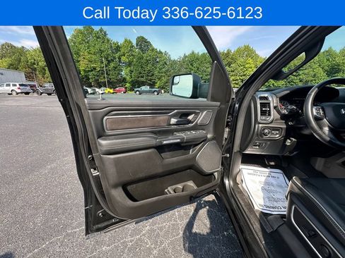 Used 2023 RAM 1500 Laramie AWD/4WD image 13
