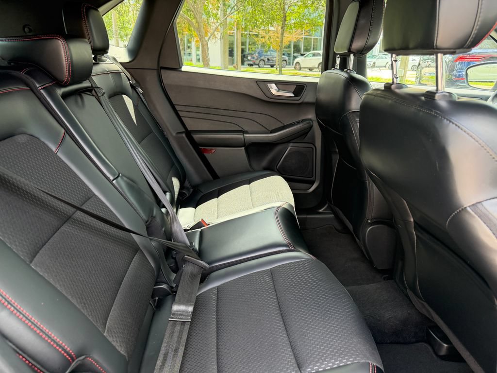 Used 2025 Ford Escape ST-Line w/ Equipment Group 301A FWD image 8