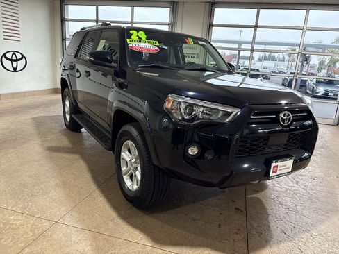 Certified 2024 Toyota 4Runner SR5 Premium image 4