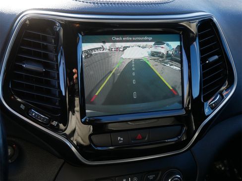 Used 2020 Jeep Cherokee Limited image 22