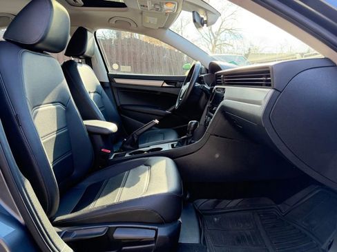 Used 2022 Volkswagen Passat 2.0T SE image 29