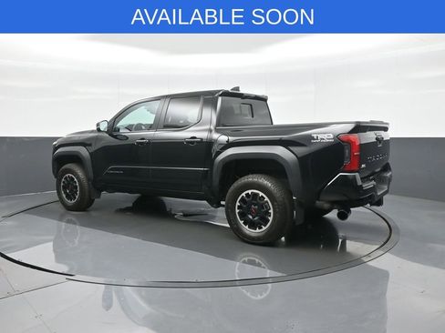 Used 2024 Toyota Tacoma TRD Off-Road w/ TRD Off Road Premium Package image 5