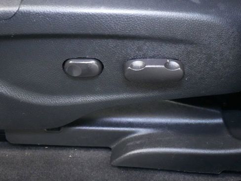 Used 2018 Chevrolet Trax LT w/ LT Convenience Package image 17