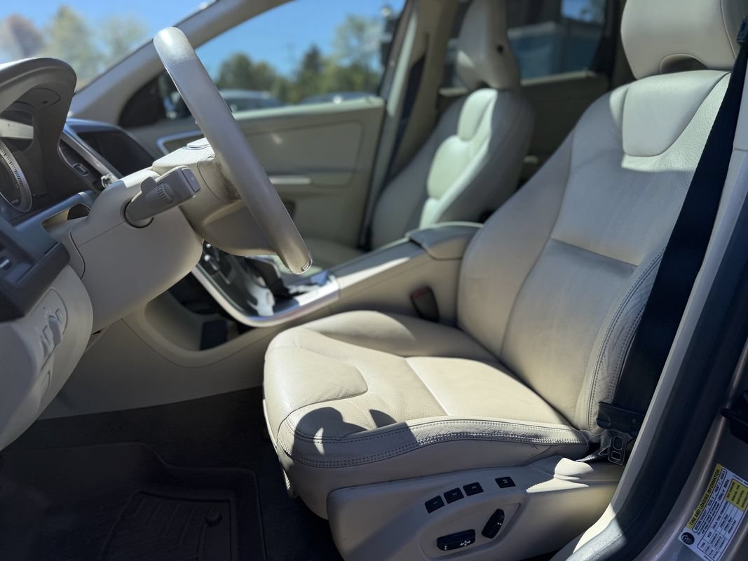 Used 2013 Volvo XC60 T6 AWD/4WD image 13