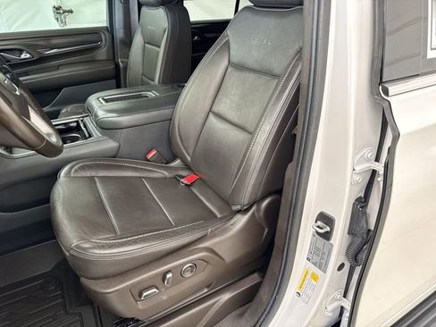 Used 2021 GMC Yukon XL Denali w/ Denali Premium Package image 20