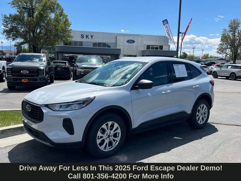 Used 2025 Ford Escape Active w/ Tech Pack #1 AWD/4WD image 1