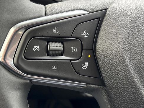 Used 2025 Chevrolet Trax LT w/ Driver Confidence Package image 29