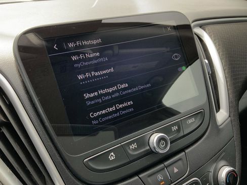 Used 2024 Chevrolet Malibu LT image 38