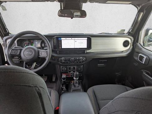Used 2024 Jeep Wrangler Willys image 17