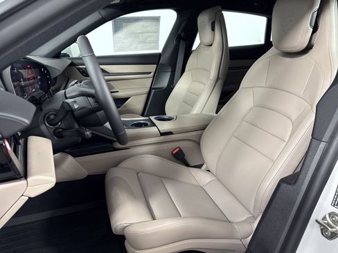 Used 2025 Porsche Taycan 4 Cross Turismo image 5