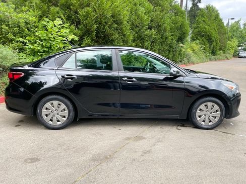 Used 2019 Kia Rio S FWD image 3
