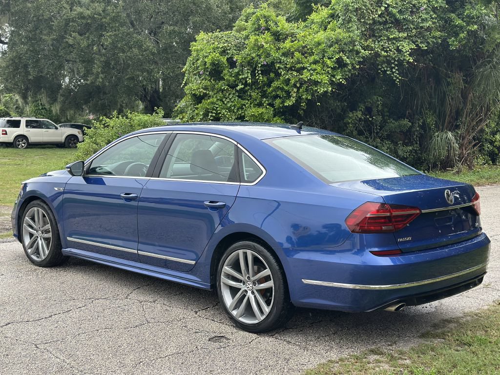 Used 2017 Volkswagen Passat 1.8T R-Line w/ R-Line Lighting Package FWD image 12