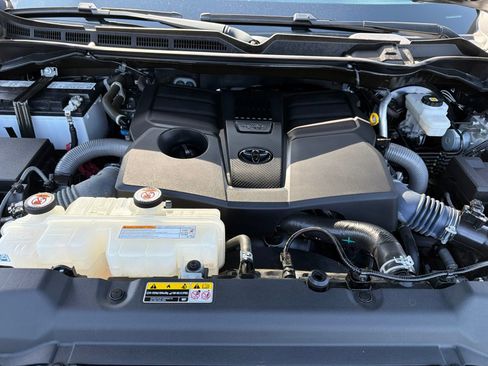 Used 2024 Toyota Tundra Limited w/ Power Package AWD/4WD image 12