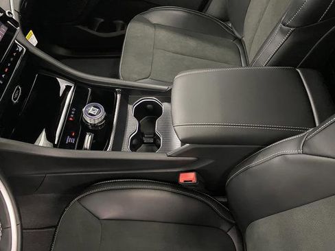 New 2026 Jeep Grand Cherokee Altitude image 21