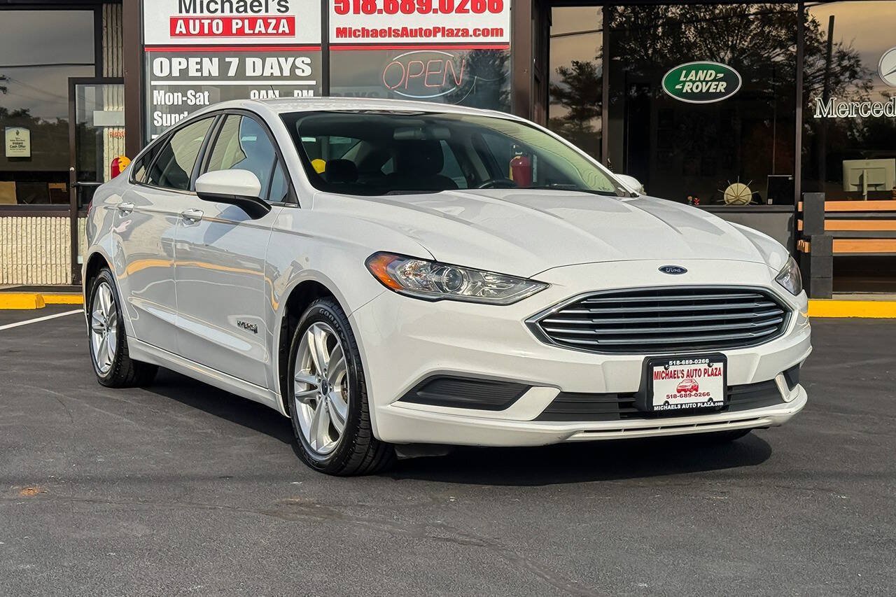 Used 2018 Ford Fusion SE FWD image 1