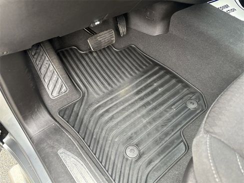 Used 2024 Chevrolet Silverado 1500 LT image 36