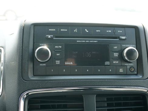 Used 2014 Dodge Grand Caravan SE FWD image 16