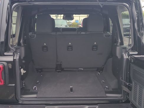 New 2026 Jeep Wrangler Unlimited Rubicon image 13