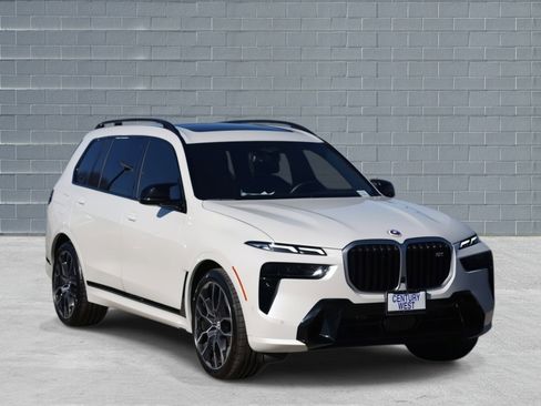Certified 2023 BMW X7 M60i w/ Executive Package image 1