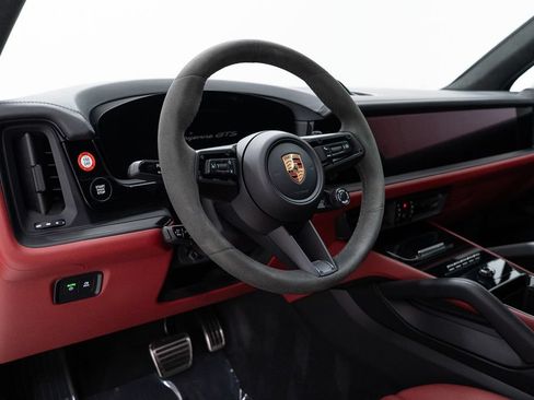 Used 2026 Porsche Cayenne GTS AWD/4WD image 15