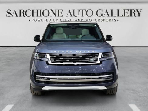 Used 2025 Land Rover Range Rover SE AWD/4WD image 4