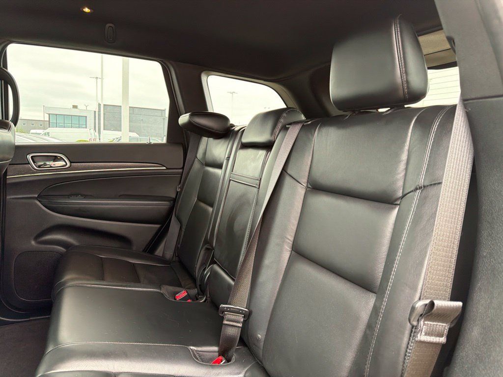 Used 2018 Jeep Grand Cherokee Limited AWD/4WD image 17