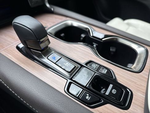 Used 2025 Lexus RX 450h AWD w/ Luxury Package image 24