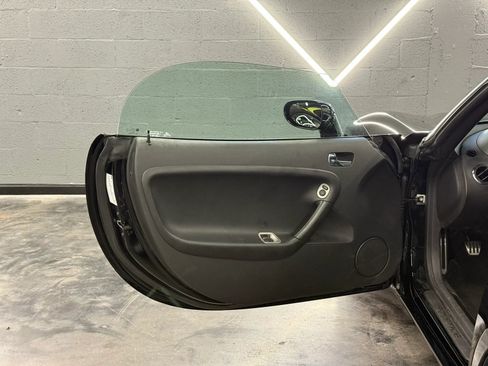 Used 2006 Pontiac Solstice Convertible w/ Premium Package RWD image 27