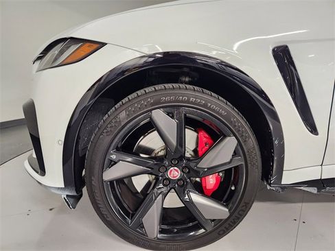Used 2023 Jaguar F-PACE SVR image 11