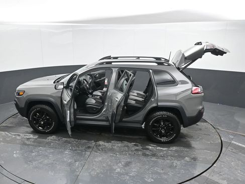 Used 2023 Jeep Cherokee Trailhawk w/ Trailer Tow Group image 56