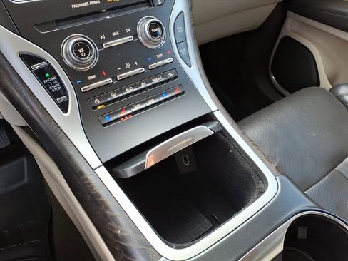 Used 2019 Lincoln Nautilus Reserve image 17