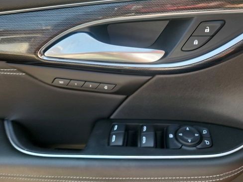 Used 2022 Buick Envision Essence w/ Safety Package image 15