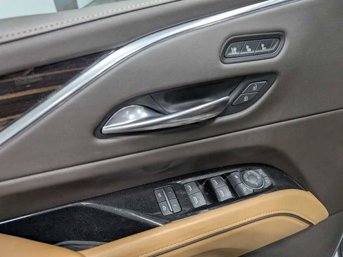 Used 2023 Cadillac Escalade Premium Luxury image 44