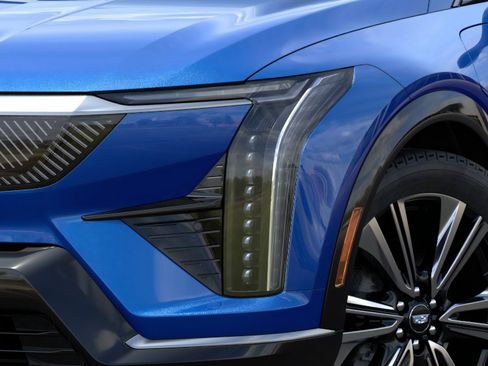 New 2026 Cadillac Optiq Luxury 2 RWD image 10
