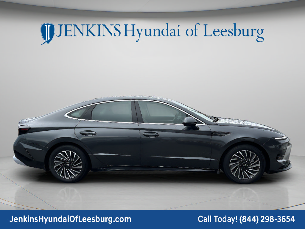 New 2026 Hyundai Sonata Limited FWD image 3