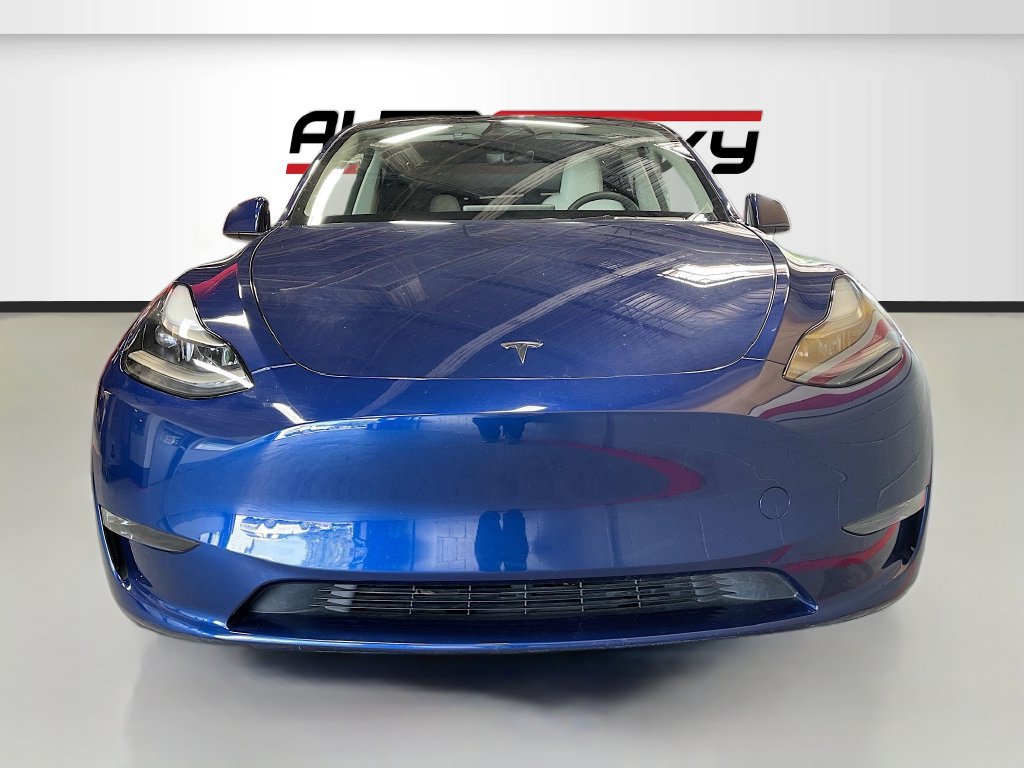Used 2024 Tesla Model Y Long Range AWD/4WD image 2