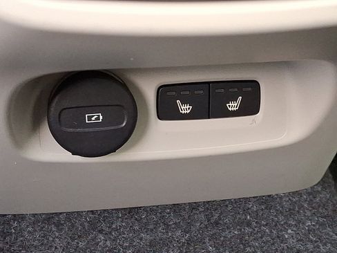 New 2026 Volvo XC40 B5 Ultra w/ Climate Package image 6