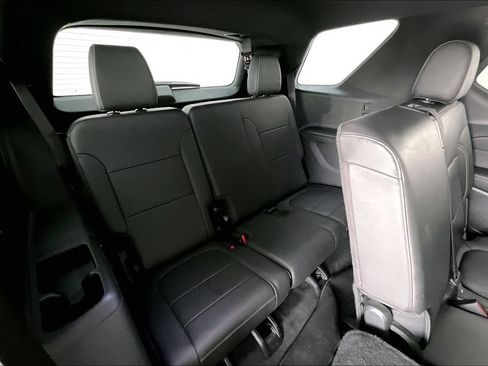 Used 2023 Chevrolet Traverse LT w/ LT Premium Package FWD image 34