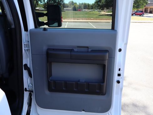 Used 2016 Ford F250 XL w/ Power Equipment Group AWD/4WD image 25