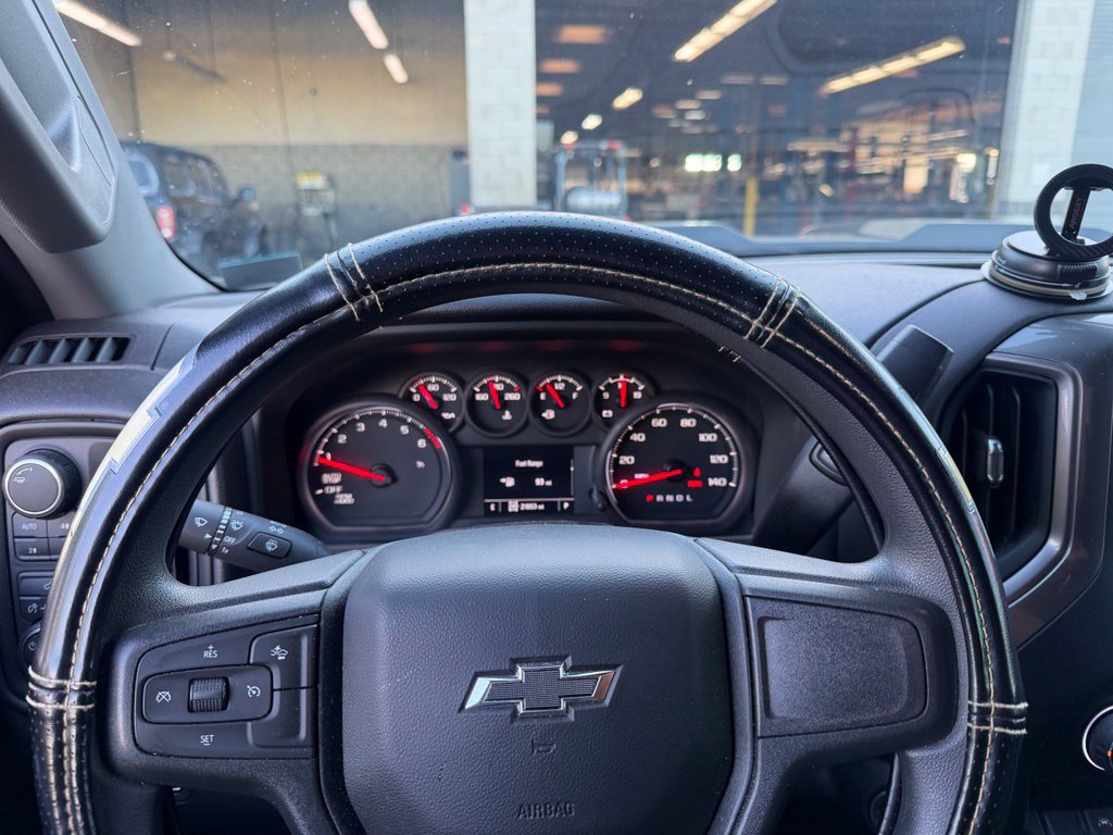 Used 2024 Chevrolet Silverado 1500 Custom Trail Boss w/ Turbomax Blackout Package AWD/4WD image 5
