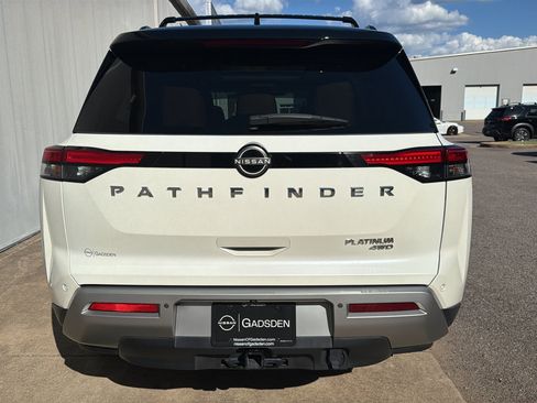 Certified 2022 Nissan Pathfinder Platinum w/ Cargo Package AWD/4WD image 4