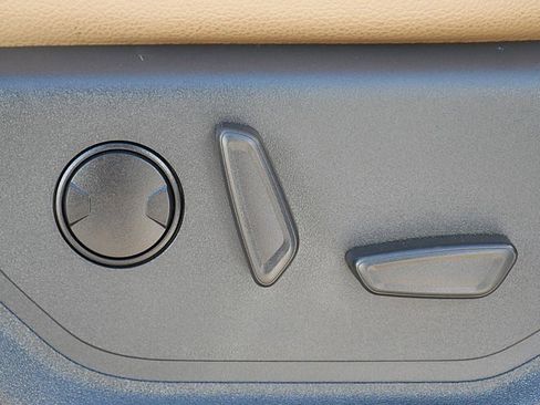 Used 2022 Ford F250 Lariat w/ Lariat Value Package image 57