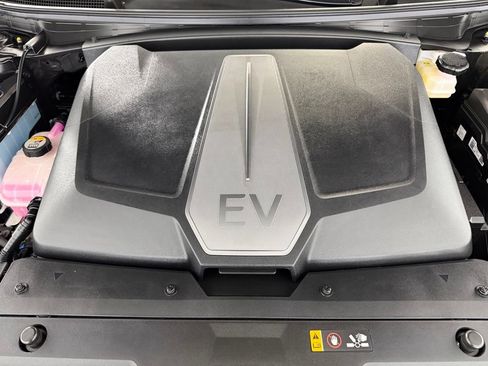 Used 2024 Kia EV6 Light RWD image 35