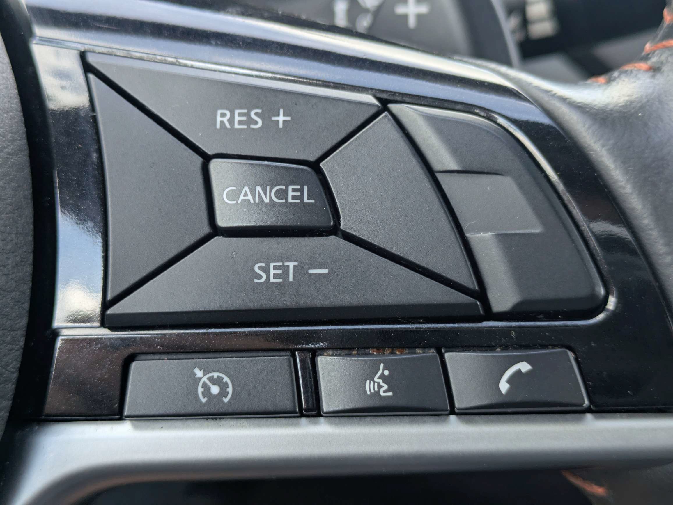 Used 2024 Nissan Altima 2.5 SR FWD image 25